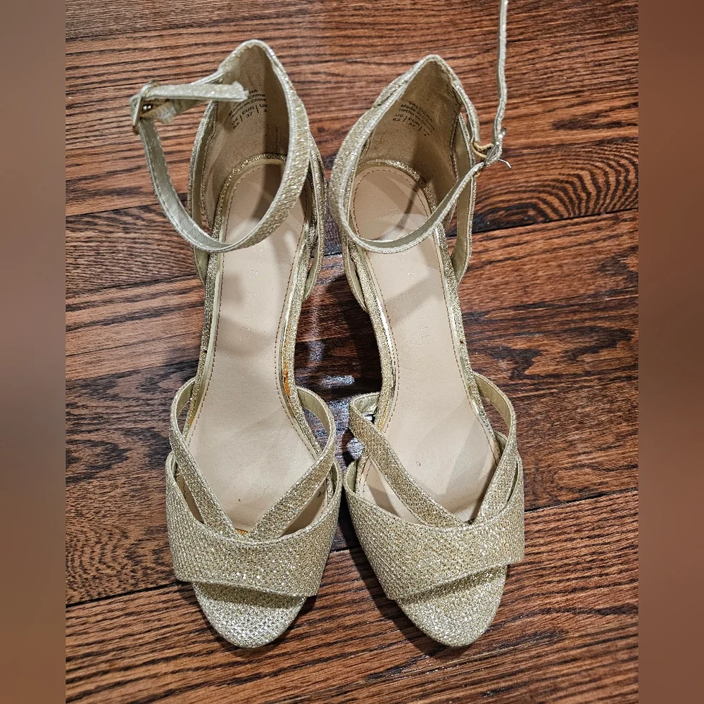 Kelly & Katie Gold Sparkle Heel